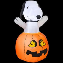 Gemmy 36 in. H Inflatable Snoopy in Pumpkin with Woodstock-64371 206052359